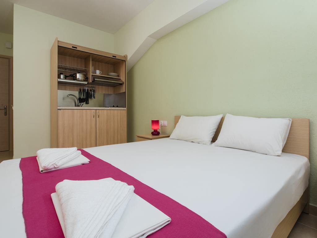 Petite Sirene Studios Paralía Chambre photo
