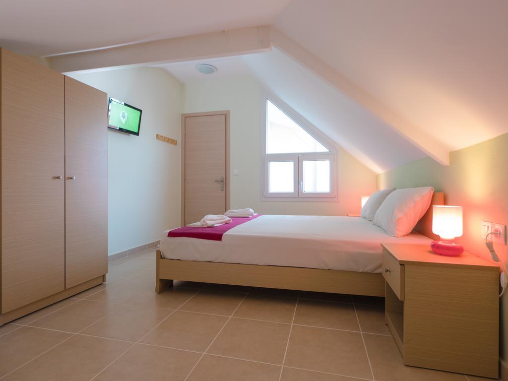 Petite Sirene Studios Paralía Chambre photo